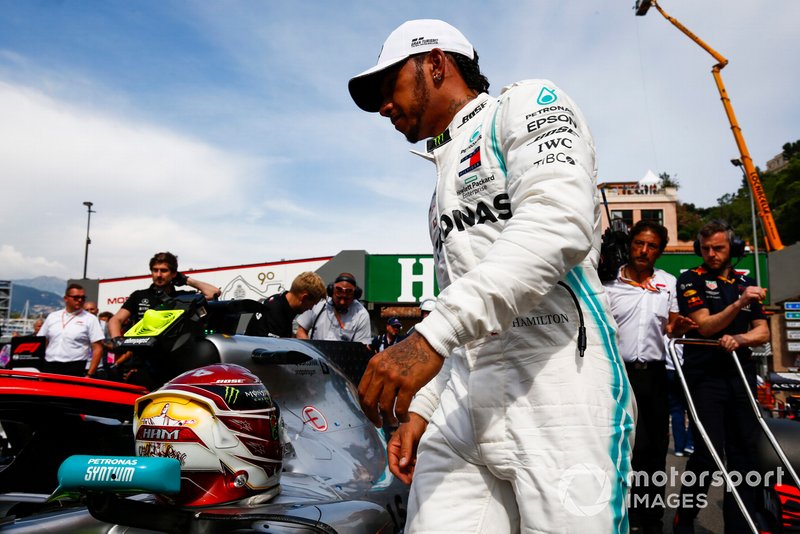 Lewis Hamilton, Mercedes AMG F1, fête sa pole position