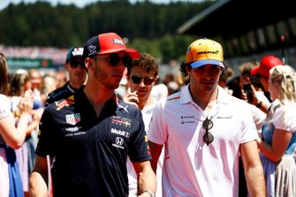 Pierre Gasly, Red Bull Racing, and Carlos Sainz Jr., McLaren, in the drivers parade