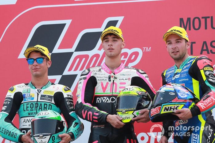 Podio: Tony Arbolino, Team O, segundo clasificado Lorenzo Dalla Porta, Leopard Racing, Jakub Kornfeil, tercer clasificado, Prustel GP.