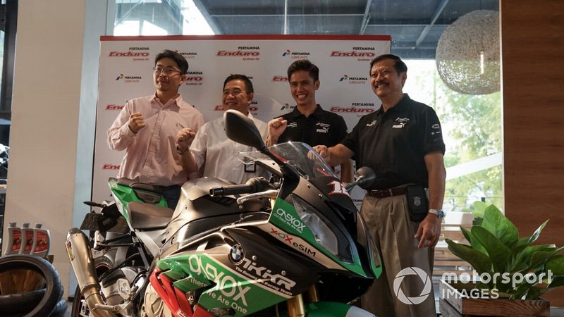 Joe Frans, BMW Motorrad Indonesia, Direktur Sales & Marketing PT Pertamina Lubricants, Andria Nusa, Ali Adrian, ONEXOX TKKR SAG Team dan Kombes (pol) Ipung Purnomo, Direktur Keselamatan Berkendara IMI Pusat