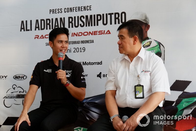 Ali Adrian, ONEXOX TKKR SAG Team dan Direktur Sales & Marketing PT Pertamina Lubricants, Andria Nusa