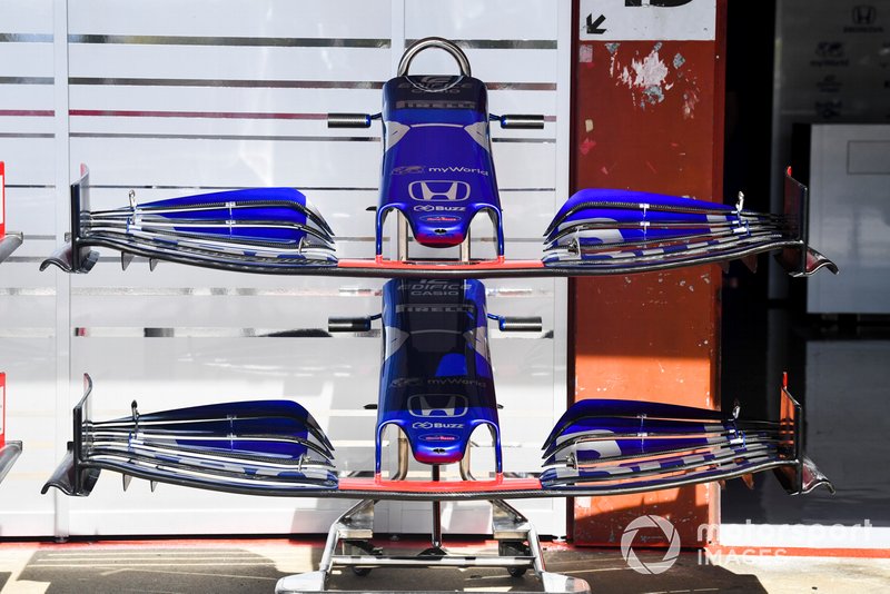 Toro Rosso STR14 front wing