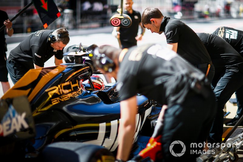Kevin Magnussen, Haas F1 Team VF-19, in the pit lane