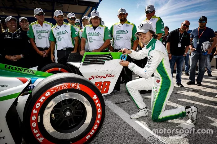 Colton Herta comemora pole
