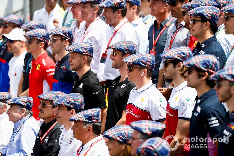 Foto oficial na homenagem a Jackie Stewart antes da prova