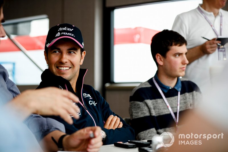 Sergio Perez, Racing Point, parla con i media