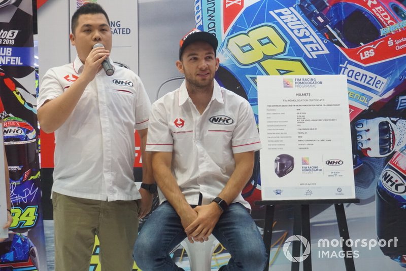 Stefanus King, General Manager Marketing NHK Indonesia dan Jakub Kornfeil, Prustel GP