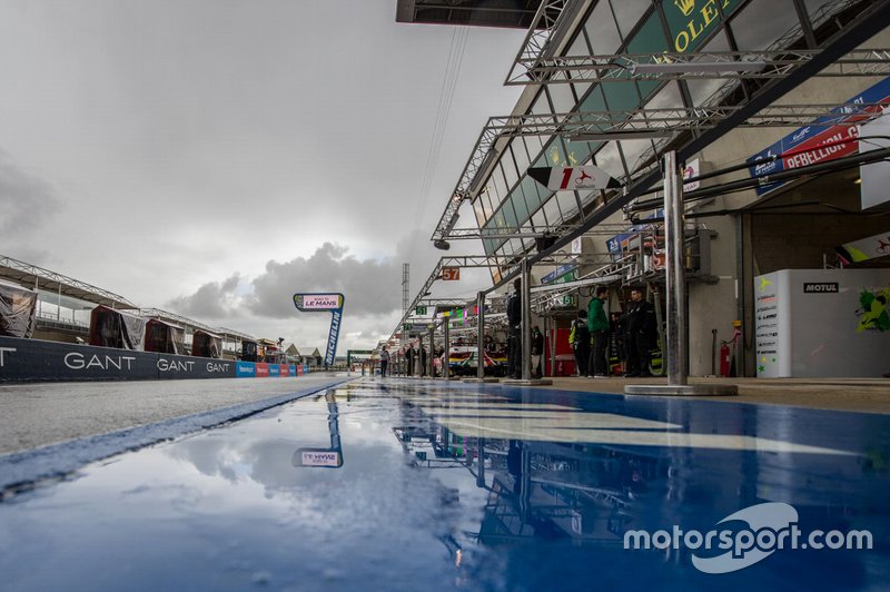 Pit lane