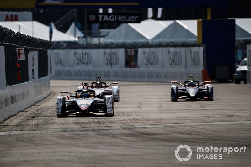 Lucas Di Grassi, Audi Sport ABT Schaeffler, Audi e-tron FE05 Sam Bird, Envision Virgin Racing, Audi e-tron FE05