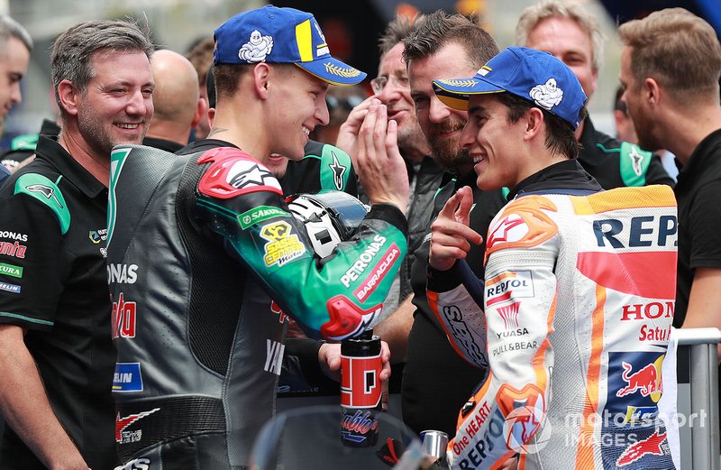 Ganador de la pole Fabio Quartararo, Petronas Yamaha SRT, tercero Marc Márquez, Repsol Honda Team