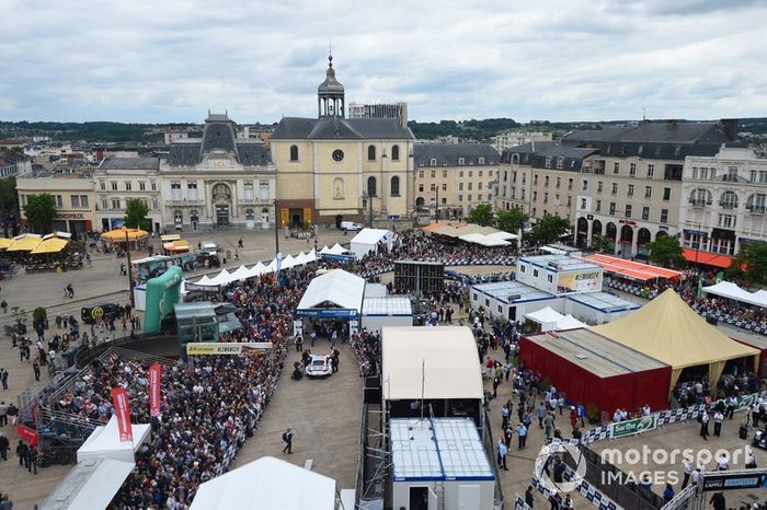 24 Hours of Le Mans scrutineering atmosphere