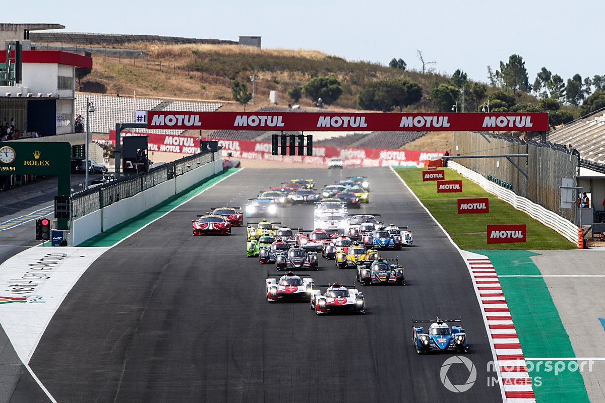 Salida de las 8 horas de Portimao del WEC 2021