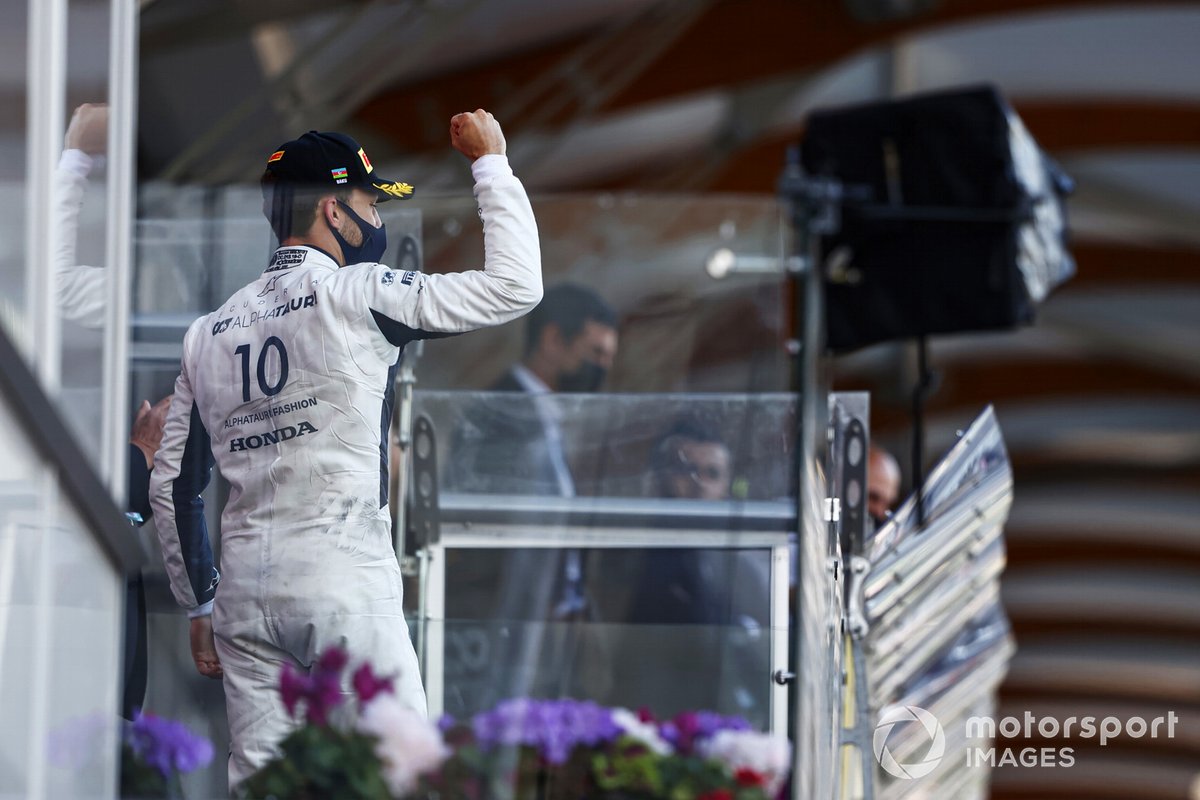 Pierre Gasly, AlphaTauri, 3° classificato, arriva sul podio