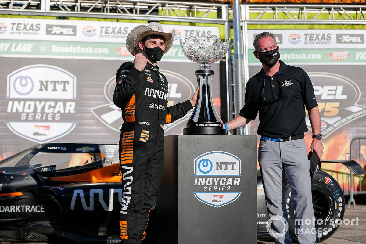 Patricio O'Ward, Arrow McLaren SP Chevrolet celebra la victoria en la XPEL 375