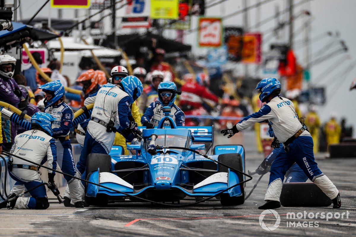 Alex Palou, Chip Ganassi Racing Honda, pit stop