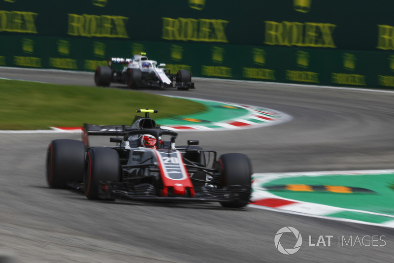 Kevin Magnussen, Haas F1 Team VF-18 and Sergey Sirotkin, Williams FW41
