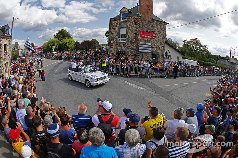 Atmosphere during the parade