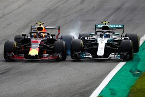 Max Verstappen, Red Bull Racing RB14 Tag Heuer, in gevecht met Valtteri Bottas, Mercedes AMG F1 W09