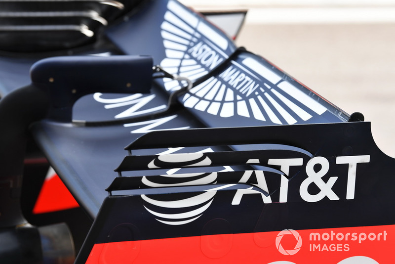 Vue détaillée de l'aileron arrière de la Red Bull Racing RB14