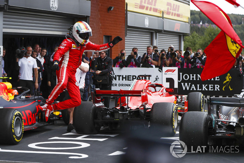 Sebastian Vettel, Ferrari SF71H, świętuje zwycięstwo w parku zamkniętym