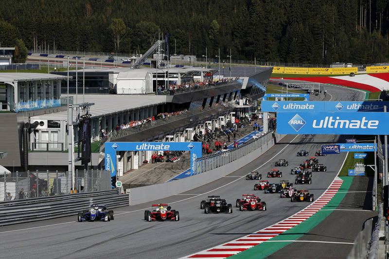 Start of the race, Robert Shwartzman, PREMA Theodore Racing Dallara F317 - Mercedes-Benz, Mick Schumacher, PREMA Theodore Racing Dallara F317 - Mercedes-Benz