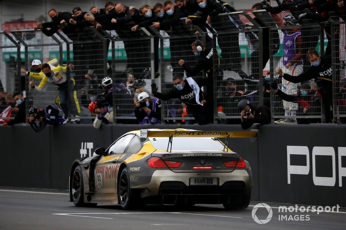 il vincitore della gara #99 Rowe Racing BMW M6 GT3: Alexander Sims, Nicky Catsburg, Nick Yelloly, Philipp Eng
