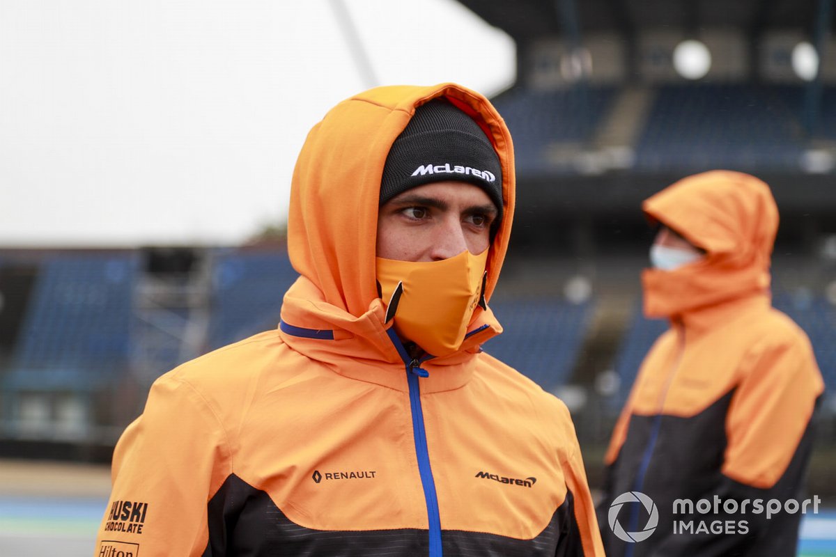 Carlos Sainz Jr., McLaren walks the track