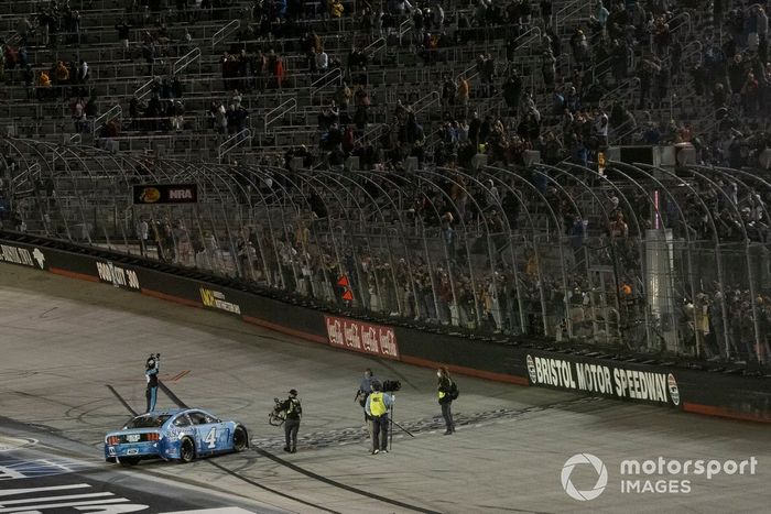 Ganador Kevin Harvick, Stewart-Haas Racing, Ford Mustang