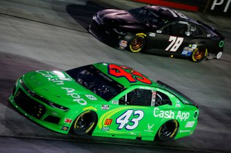 Darrell Wallace Jr., Richard Petty Motorsports, Chevrolet Camaro Cash App, Garrett Smithley, B.J. McLeod Motorsports, Chevrolet Camaro