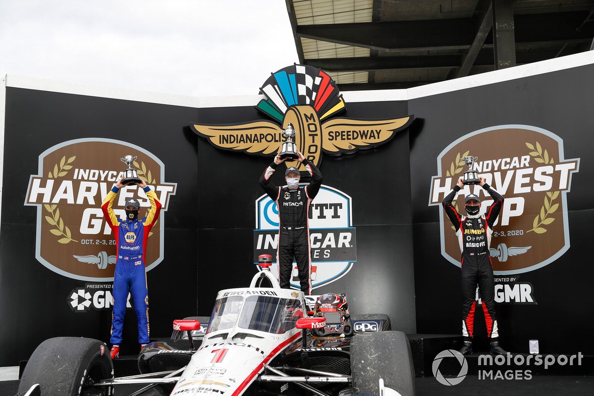 Josef Newgarden, Team Penske Chevrolet, ganador de la carrera, Alexander Rossi, Andretti Autosport Honda y Rinus VeeKay, Ed Carpenter Racing Chevrolet