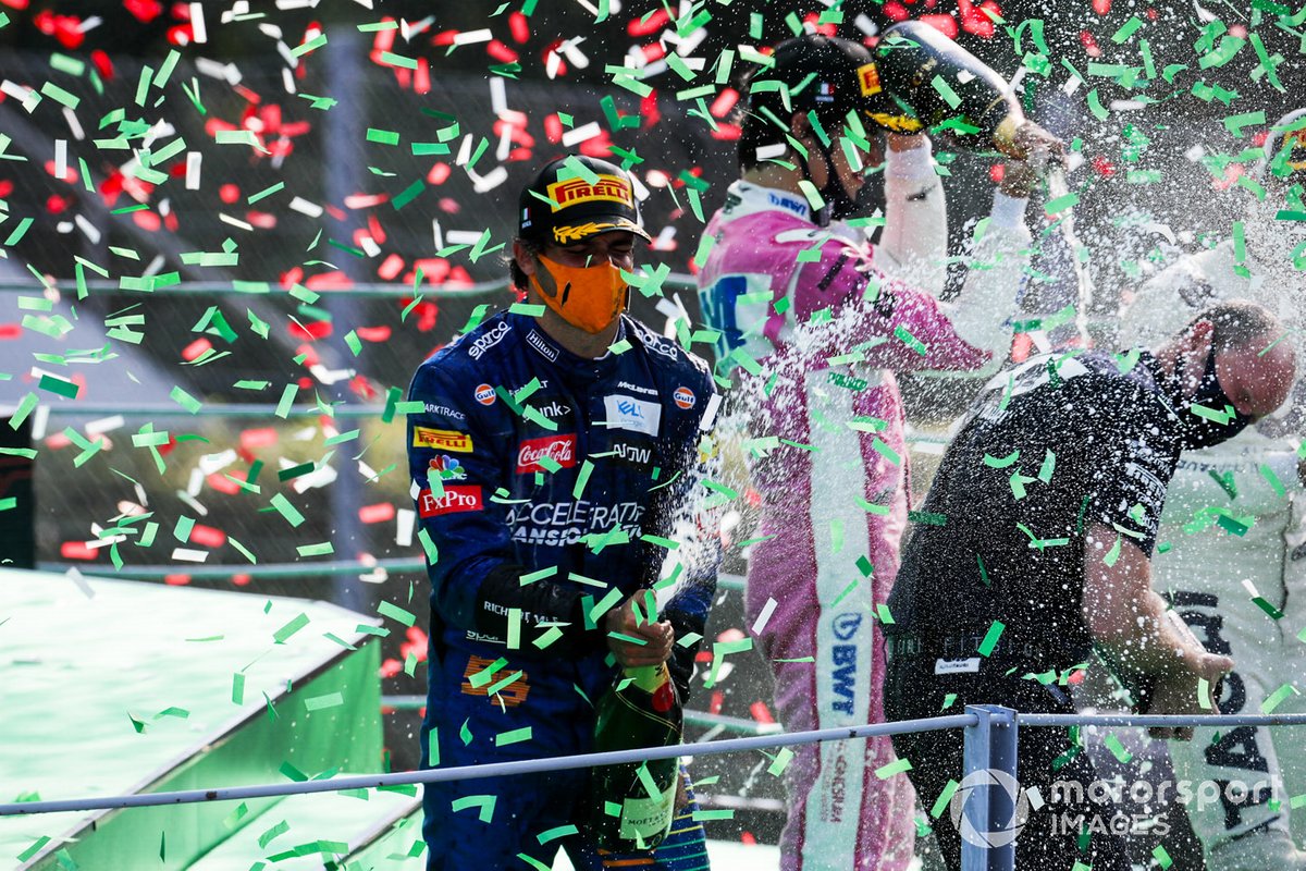 Podio: segundo lugar Carlos Sainz Jr., McLaren