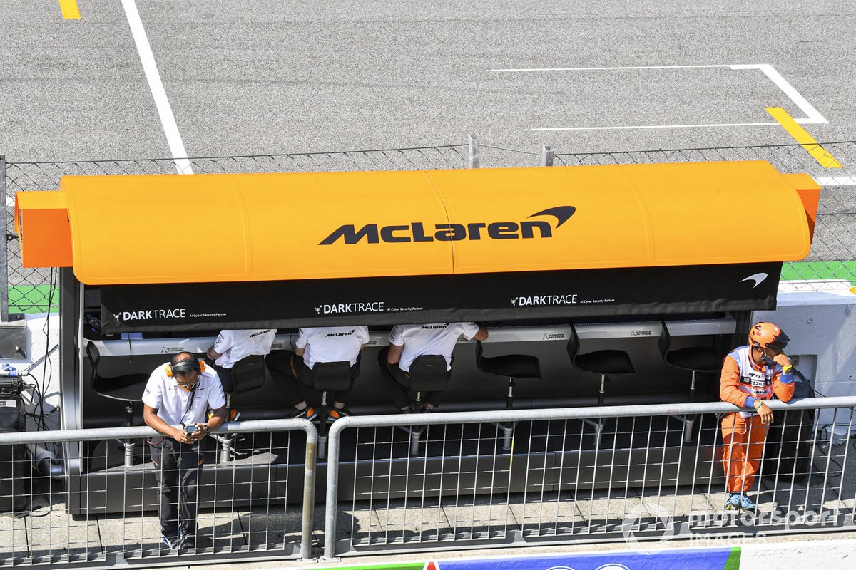El muro de pits de McLaren