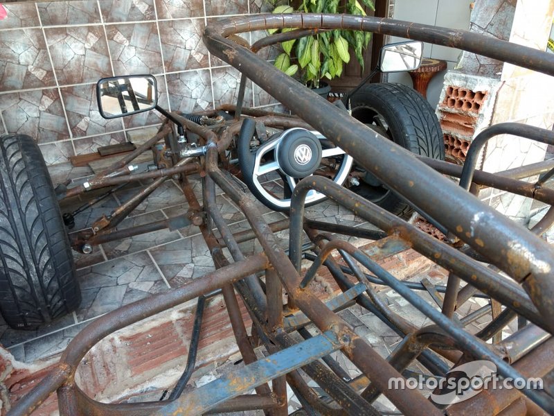 Carro de Fórmula 1 feito por Manoel Luiz