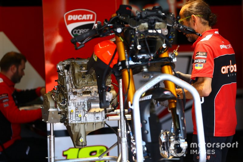 Motor: Ducati Panigale V4 R
