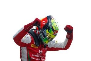 Le vainqueur Mick Schumacher, Prema Racing