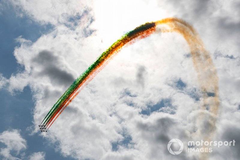 Aviones sobre el circuito
