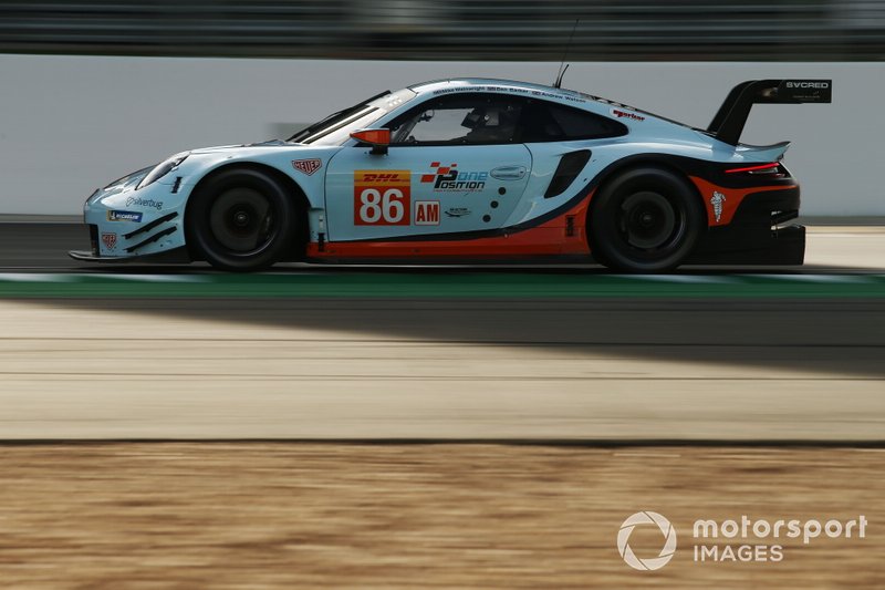 #86 Gulf Racing Porsche 911 RSR: Michael Wainwright, Benjamin Barker, Andrew Watson