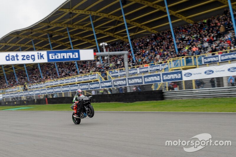 Haslam kwam in actie op de imposante Kawasaki Ninja H2R