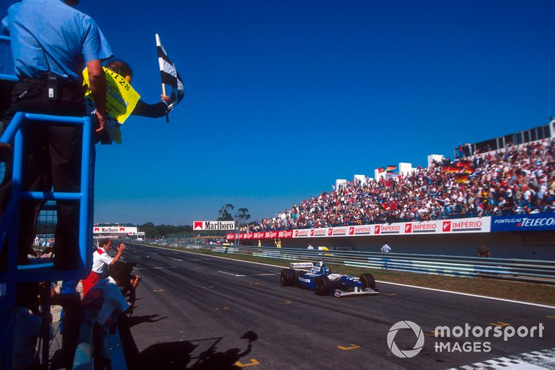 Yarış galibi David Coulthard, Williams FW17 Renault