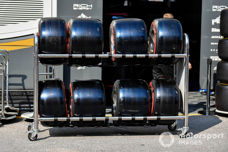 Pneus macios da Pirelli