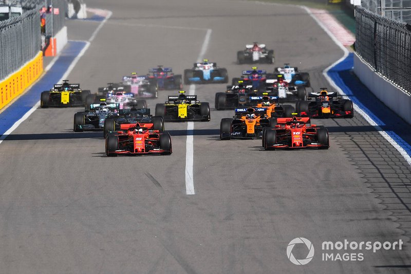 Sebastian Vettel, Ferrari SF90, e Charles Leclerc, Ferrari SF90 alla partenza