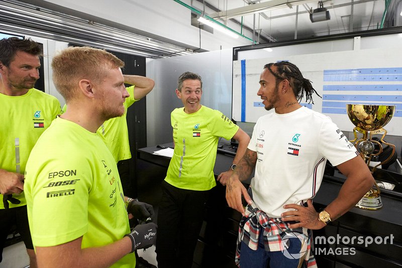Lewis Hamilton, Mercedes AMG F1, 1st position, and the Mercedes team celebrate a perfect result