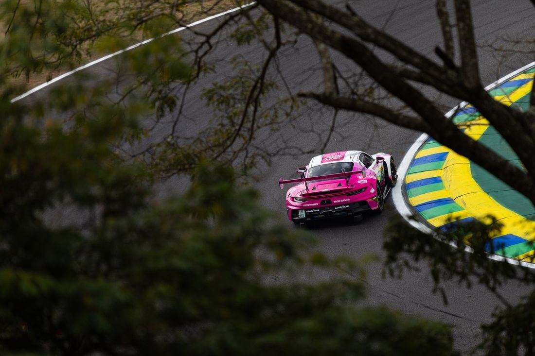 #85 Iron Dames Porsche 911 GT3 R LMGT3: Celia Martin, Rahel Frey, Michelle Gatting