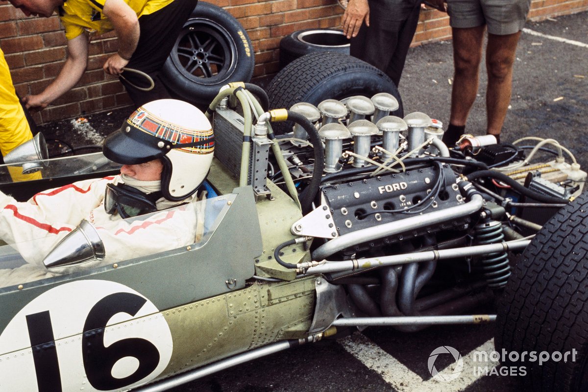 Jackie Stewart, Matra MS9 Ford, in the pit lane