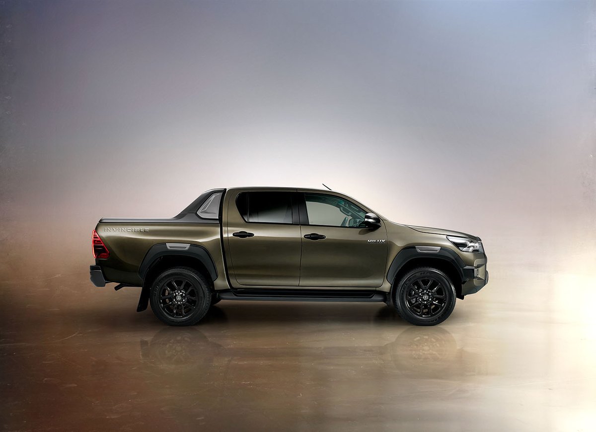 Toyota Hilux 8