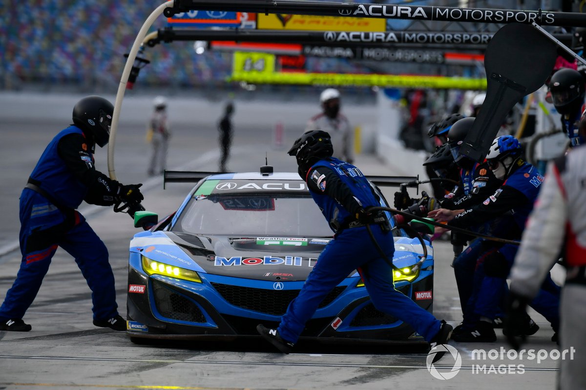 #57 Heinricher Racing w/MSR Curb-Agajanian Acura NSX GT3, GTD: Alvaro Parente, Misha Goikhberg
