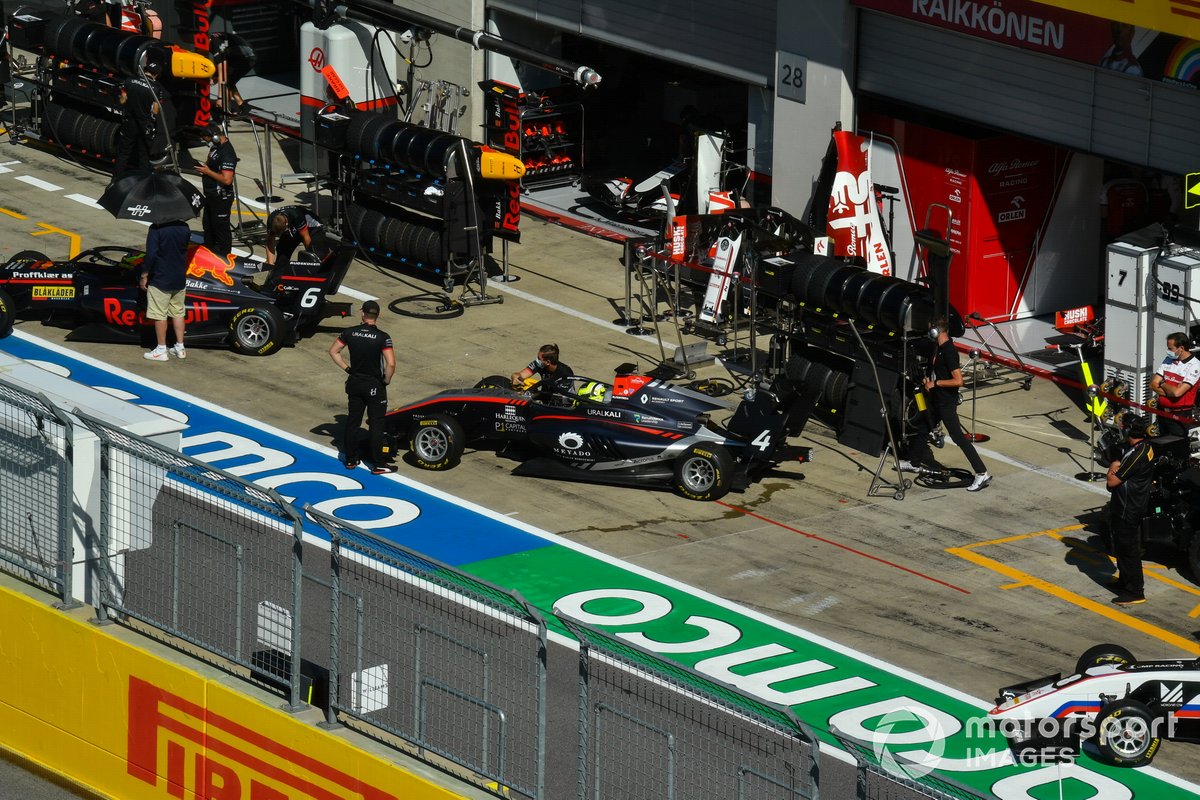 Dennis Hauger, Hitech Grand Prix e Max Fewtrell, Hitech Grand Prix