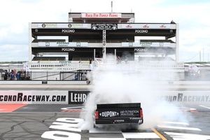 Race winner Brandon Jones, Kyle Busch Motorsports, Toyota Tundra DuPont Air Filtration  