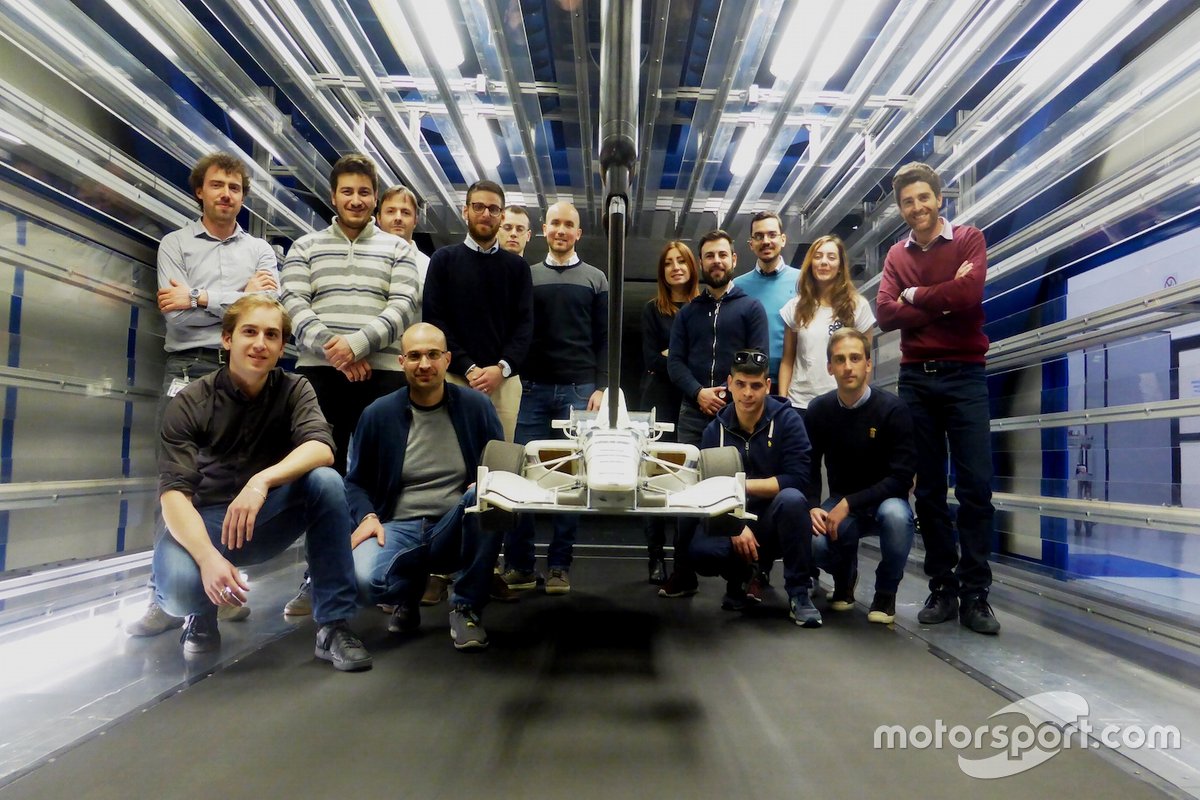 I partecipanti del Master di aerodinamica di Experis Academy dello scorso anno nella galleria del vento Dallara