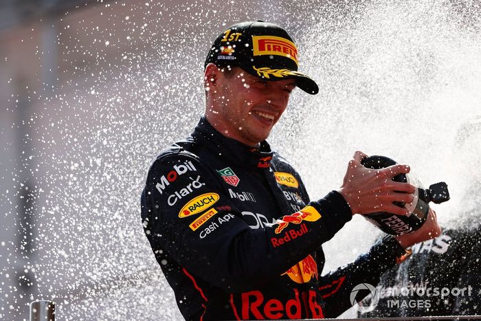 Podio: ganador Max Verstappen, Red Bull Racing